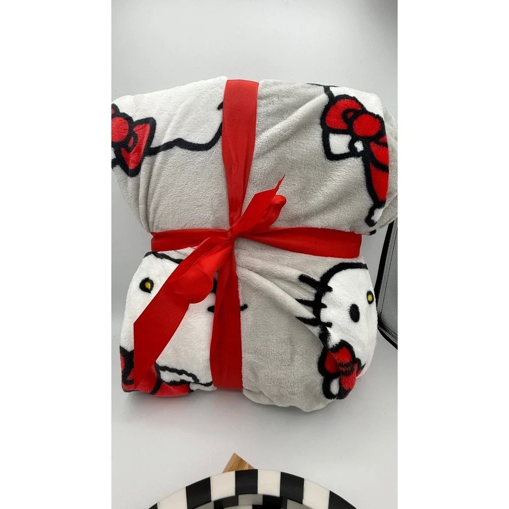 Hello Kitty Christmas Plush Twin Blanket Gray White Red Holiday Soft Throw‎ New